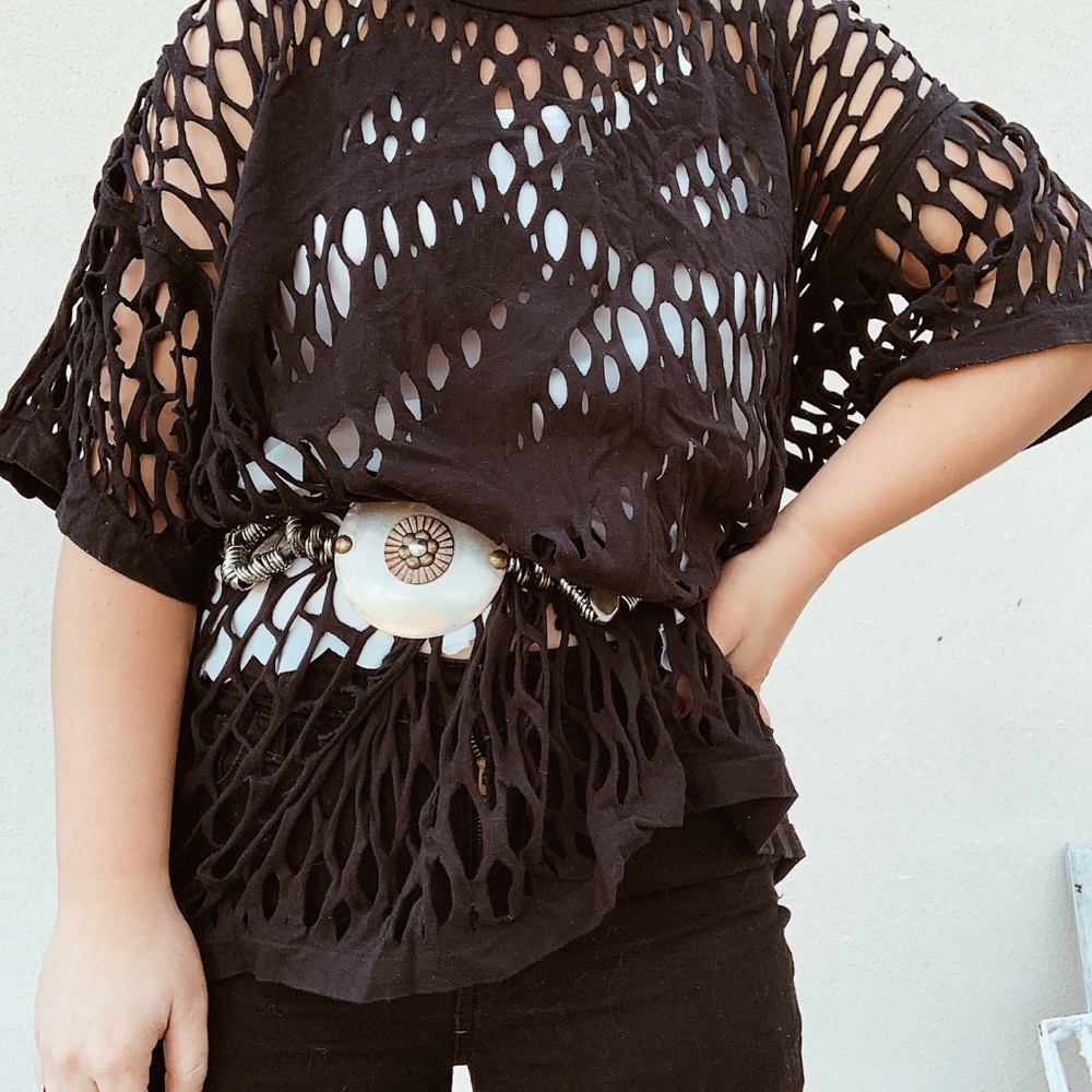Cut rocker T